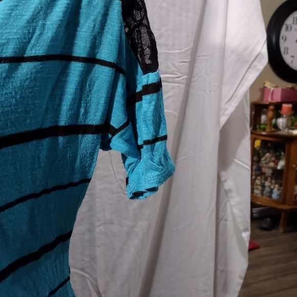 (397) De Colores, Live You Top, (Size Med.) - Picture 3 of 10